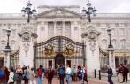 [Front gate of Buckingham Palace]