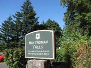 [Multnomah Falls sign]