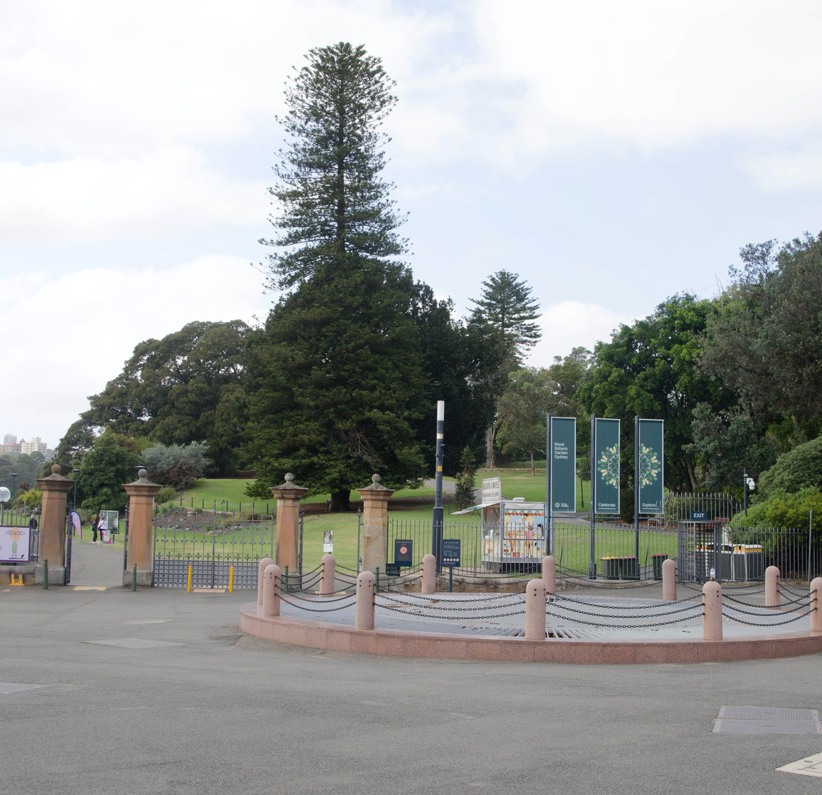 036-royal_botanic_gardens_Panorama1-th.jpg