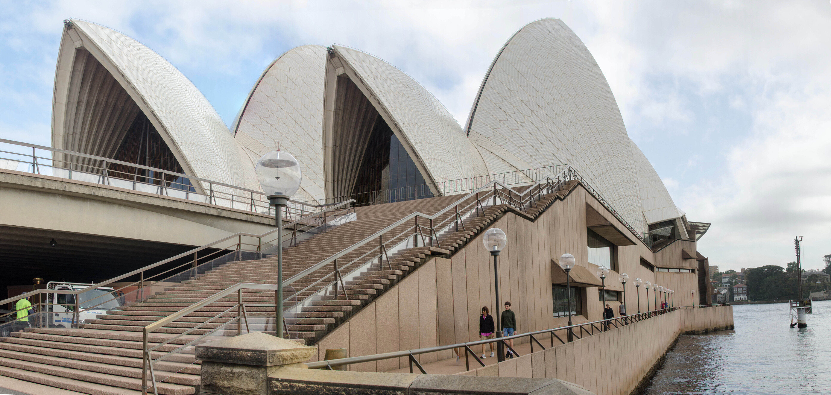 038-opera_house_Panorama3-th.jpg