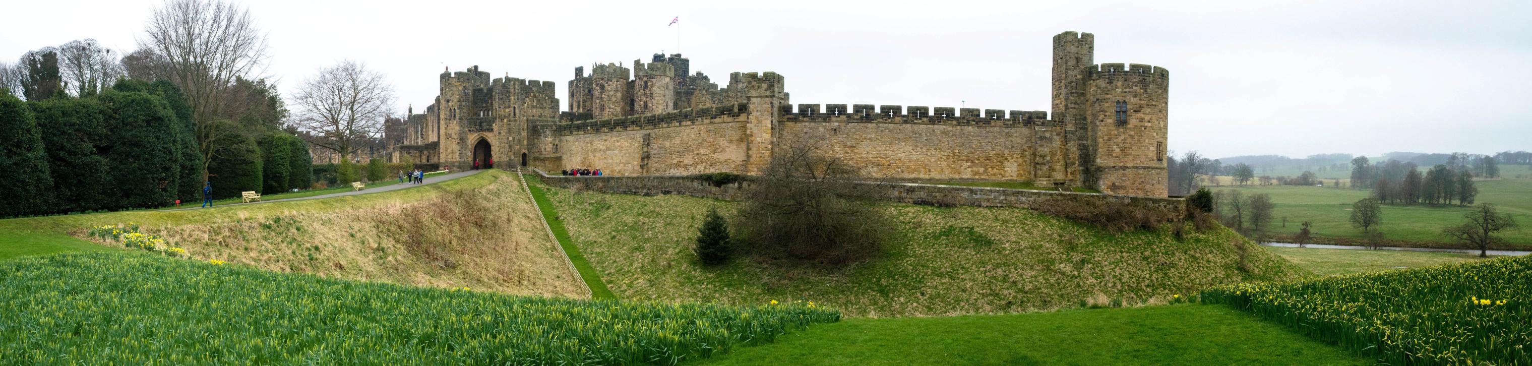 041a-alnwick_castle_Panorama-th.jpg