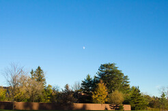 The moon in the blue sky, also being lit by the sun. 007a-DSC_1407-2-th.jpg