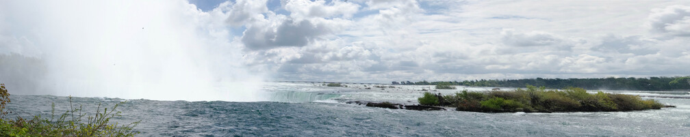 040-Niagara_Falls_Panorama2-th.jpg