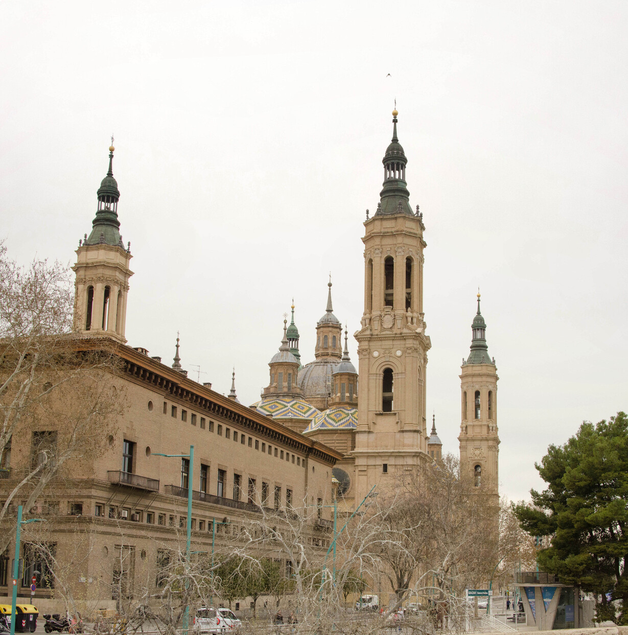 006-Pilar_Cathedral_Panorama2-th.jpg