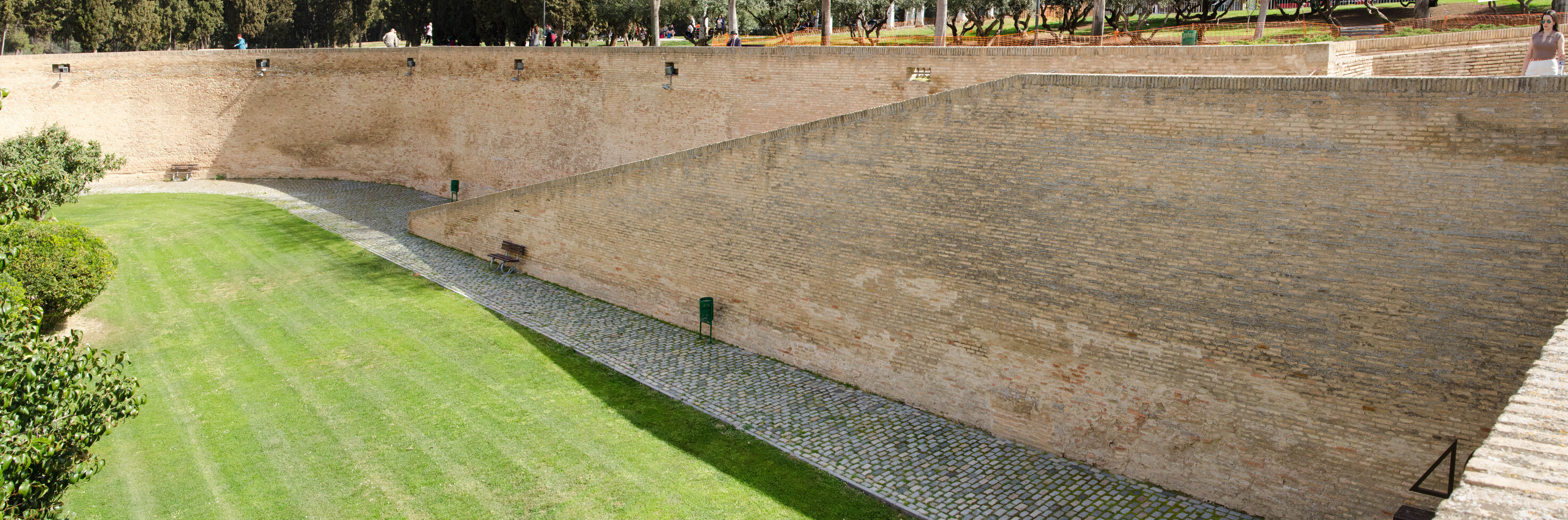 052-Aljaferia_Panorama12-th.jpg