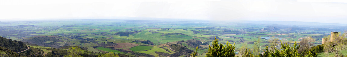 007-Loarre_Castle_looking_south_Panorama1-th.jpg