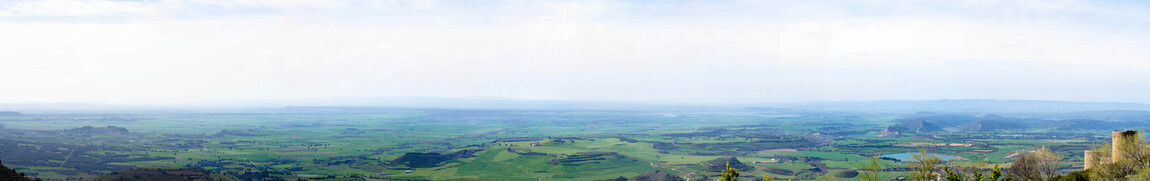 009-Loarre_Castle_looking_south_Panorama2-th.jpg