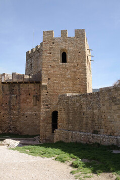 023-Loarre_Castle_Panorama4-th.jpg