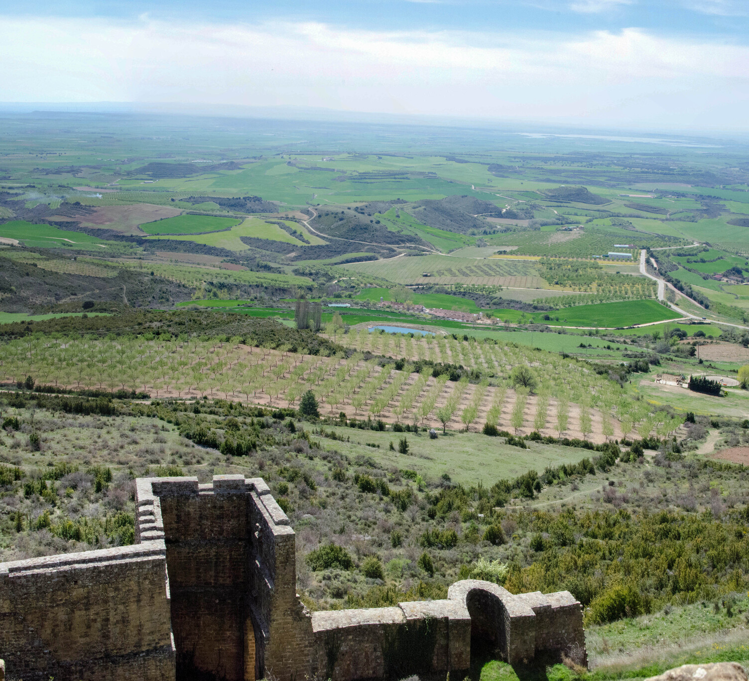 039-Loarre_Castle_looking_south_Panorama3-th.jpg