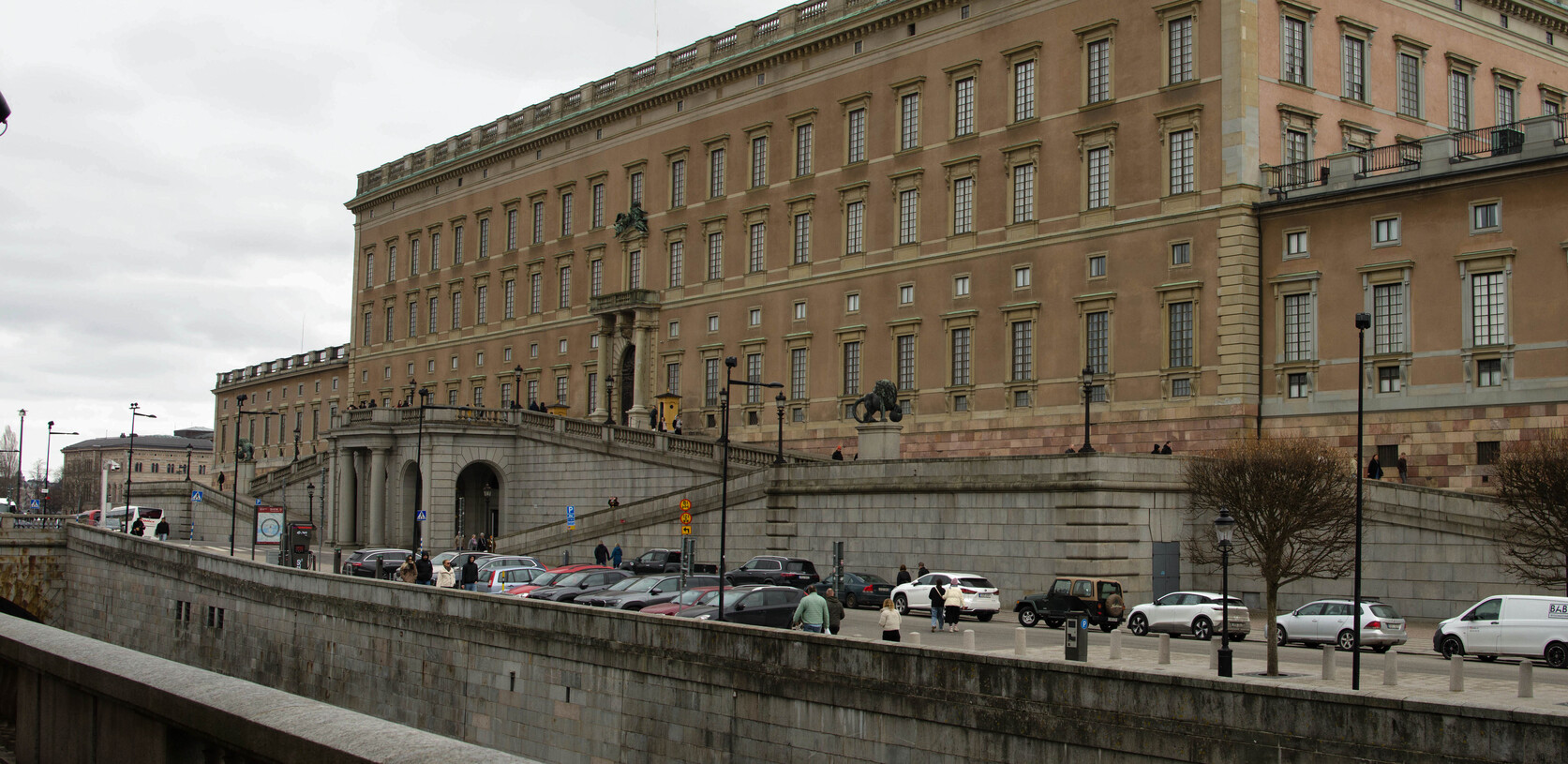 022-palace_Panorama1-th.jpg