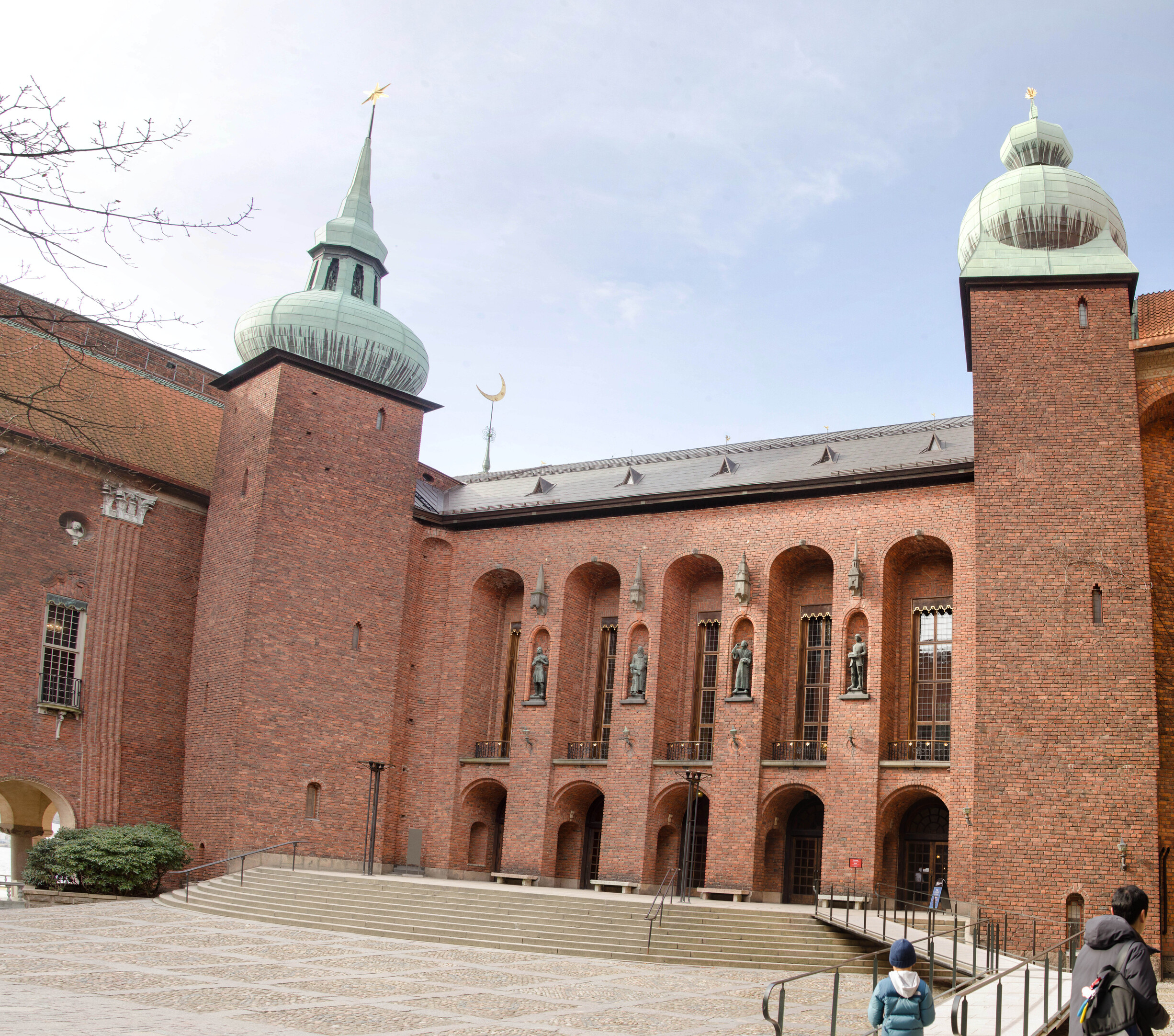 045-courtyard_Panorama4-th.jpg